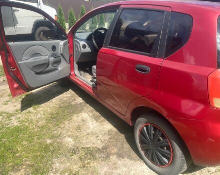 Красный Шевроле Калос, объемом двигателя 1.3 л и пробегом 500 тыс. км за 2000 $, фото 9 на Automoto.ua