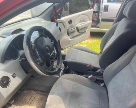 Красный Шевроле Калос, объемом двигателя 1.3 л и пробегом 500 тыс. км за 2000 $, фото 11 на Automoto.ua