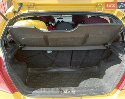Жовтий Шевроле Калос, об'ємом двигуна 1.1 л та пробігом 127 тис. км за 3500 $, фото 2 на Automoto.ua