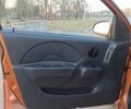 Желтый Шевроле Калос, объемом двигателя 1.2 л и пробегом 170 тыс. км за 3300 $, фото 6 на Automoto.ua