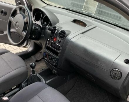 Сірий Шевроле Калос, об'ємом двигуна 1.4 л та пробігом 195 тис. км за 3333 $, фото 6 на Automoto.ua