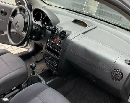 Сірий Шевроле Калос, об'ємом двигуна 1.4 л та пробігом 195 тис. км за 3333 $, фото 5 на Automoto.ua