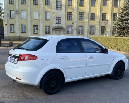 Белый Шевроле Лачетти, объемом двигателя 1.6 л и пробегом 250 тыс. км за 4199 $, фото 3 на Automoto.ua