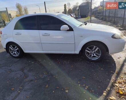 Білий Шевроле Лачетті, об'ємом двигуна 1.6 л та пробігом 237 тис. км за 3800 $, фото 1 на Automoto.ua