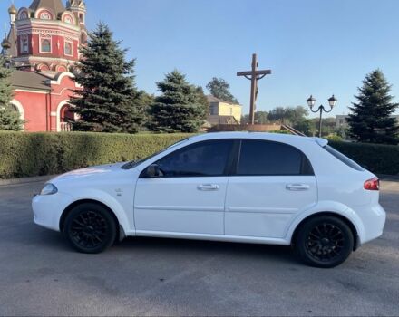 Белый Шевроле Лачетти, объемом двигателя 1.6 л и пробегом 250 тыс. км за 4199 $, фото 2 на Automoto.ua