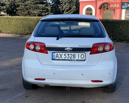 Белый Шевроле Лачетти, объемом двигателя 1.6 л и пробегом 250 тыс. км за 4200 $, фото 4 на Automoto.ua