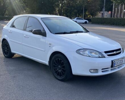 Белый Шевроле Лачетти, объемом двигателя 1.6 л и пробегом 250 тыс. км за 4199 $, фото 1 на Automoto.ua
