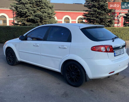 Белый Шевроле Лачетти, объемом двигателя 1.6 л и пробегом 250 тыс. км за 4200 $, фото 3 на Automoto.ua