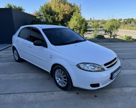 Белый Шевроле Лачетти, объемом двигателя 1.6 л и пробегом 290 тыс. км за 3800 $, фото 5 на Automoto.ua