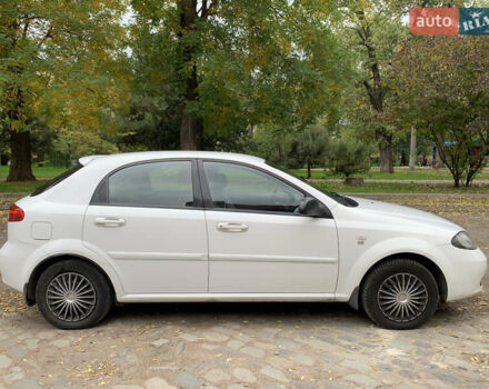 Шевроле Лачетти 2007 в Одессе на Automoto.ua Белый Шевроле Лачетти, объемом двигателя 1.6 л и пробегом 108 тыс. км за 4700 $, фото 1 на Automoto.ua