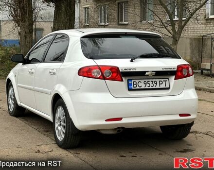 Белый Шевроле Лачетти, объемом двигателя 1.6 л и пробегом 290 тыс. км за 3800 $, фото 7 на Automoto.ua