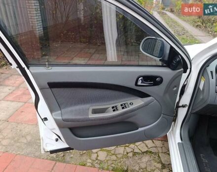 Білий Шевроле Лачетті, об'ємом двигуна 1.8 л та пробігом 173 тис. км за 4500 $, фото 12 на Automoto.ua