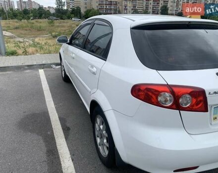 Белый Шевроле Лачетти, объемом двигателя 1.8 л и пробегом 206 тыс. км за 4700 $, фото 3 на Automoto.ua