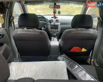 Белый Шевроле Лачетти, объемом двигателя 1.8 л и пробегом 206 тыс. км за 4700 $, фото 5 на Automoto.ua