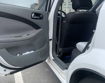 Белый Шевроле Лачетти, объемом двигателя 1.8 л и пробегом 206 тыс. км за 4700 $, фото 4 на Automoto.ua