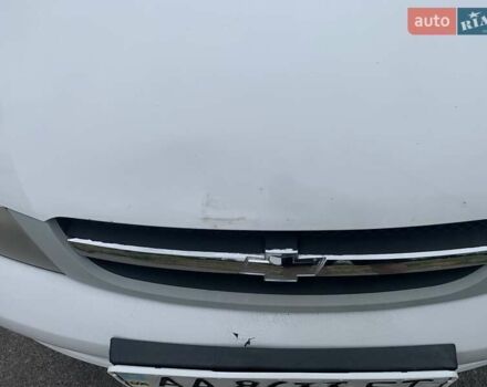 Белый Шевроле Лачетти, объемом двигателя 1.8 л и пробегом 206 тыс. км за 4700 $, фото 2 на Automoto.ua