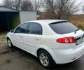 Белый Шевроле Лачетти, объемом двигателя 1.6 л и пробегом 180 тыс. км за 5600 $, фото 1 на Automoto.ua