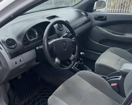 Белый Шевроле Лачетти, объемом двигателя 1.6 л и пробегом 154 тыс. км за 4800 $, фото 6 на Automoto.ua