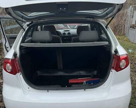 Белый Шевроле Лачетти, объемом двигателя 1.6 л и пробегом 154 тыс. км за 4800 $, фото 3 на Automoto.ua