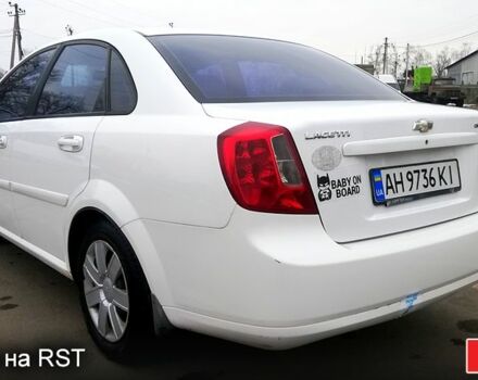 Белый Шевроле Лачетти, объемом двигателя 1.8 л и пробегом 290 тыс. км за 3700 $, фото 1 на Automoto.ua