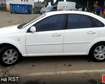 Белый Шевроле Лачетти, объемом двигателя 1.8 л и пробегом 290 тыс. км за 3700 $, фото 4 на Automoto.ua
