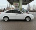 Белый Шевроле Лачетти, объемом двигателя 1.8 л и пробегом 236 тыс. км за 3900 $, фото 2 на Automoto.ua