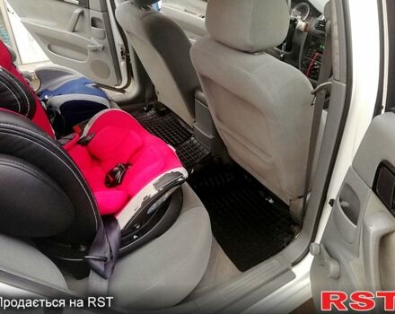 Белый Шевроле Лачетти, объемом двигателя 1.8 л и пробегом 290 тыс. км за 3700 $, фото 7 на Automoto.ua