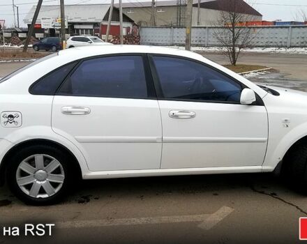 Белый Шевроле Лачетти, объемом двигателя 1.8 л и пробегом 290 тыс. км за 3700 $, фото 3 на Automoto.ua