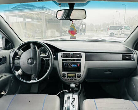 Белый Шевроле Лачетти, объемом двигателя 1.8 л и пробегом 270 тыс. км за 3625 $, фото 6 на Automoto.ua