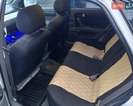 Белый Шевроле Лачетти, объемом двигателя 1.6 л и пробегом 218 тыс. км за 3800 $, фото 7 на Automoto.ua