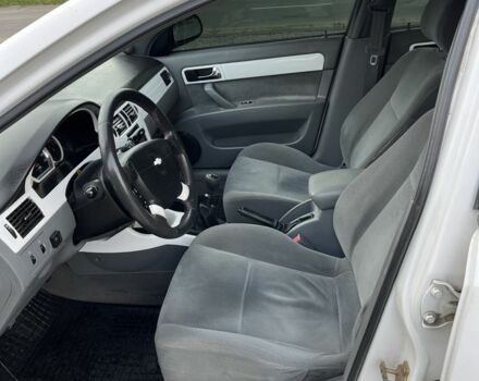 Белый Шевроле Лачетти, объемом двигателя 1.8 л и пробегом 198 тыс. км за 3500 $, фото 9 на Automoto.ua