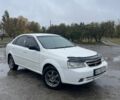 Белый Шевроле Лачетти, объемом двигателя 1.6 л и пробегом 300 тыс. км за 2998 $, фото 1 на Automoto.ua