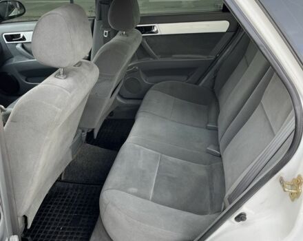 Белый Шевроле Лачетти, объемом двигателя 1.8 л и пробегом 198 тыс. км за 3500 $, фото 8 на Automoto.ua