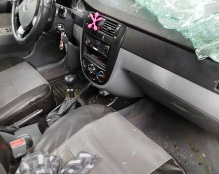 Белый Шевроле Лачетти, объемом двигателя 1.6 л и пробегом 196 тыс. км за 1300 $, фото 3 на Automoto.ua