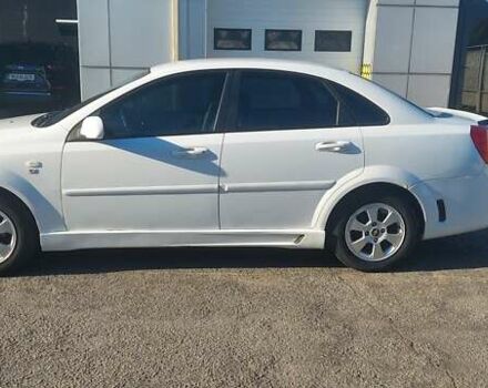 Белый Шевроле Лачетти, объемом двигателя 1.8 л и пробегом 225 тыс. км за 3500 $, фото 1 на Automoto.ua