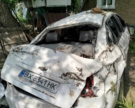 Белый Шевроле Лачетти, объемом двигателя 1.6 л и пробегом 196 тыс. км за 1300 $, фото 2 на Automoto.ua