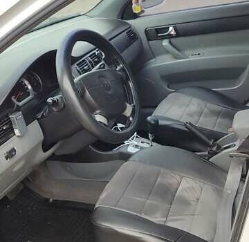 Белый Шевроле Лачетти, объемом двигателя 1.8 л и пробегом 288 тыс. км за 4900 $, фото 10 на Automoto.ua