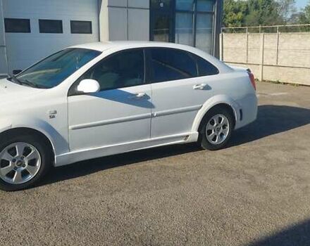 Белый Шевроле Лачетти, объемом двигателя 1.8 л и пробегом 225 тыс. км за 3500 $, фото 2 на Automoto.ua