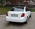 Белый Шевроле Лачетти, объемом двигателя 1.6 л и пробегом 220 тыс. км за 4000 $, фото 2 на Automoto.ua