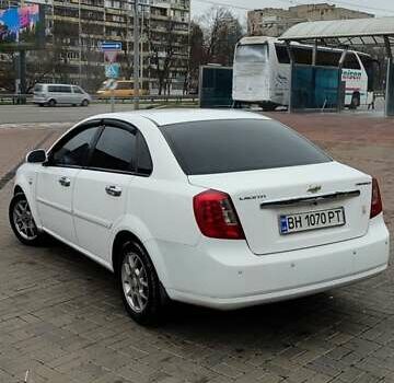 Белый Шевроле Лачетти, объемом двигателя 1.8 л и пробегом 288 тыс. км за 4900 $, фото 4 на Automoto.ua