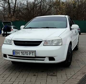 Белый Шевроле Лачетти, объемом двигателя 1.8 л и пробегом 288 тыс. км за 4900 $, фото 1 на Automoto.ua
