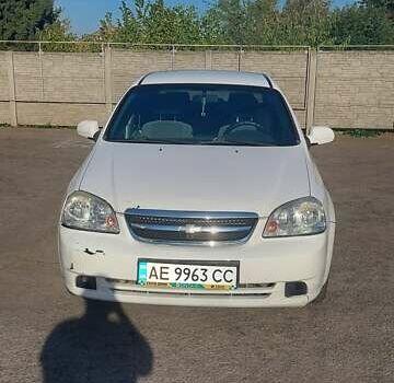Белый Шевроле Лачетти, объемом двигателя 1.8 л и пробегом 225 тыс. км за 3500 $, фото 3 на Automoto.ua