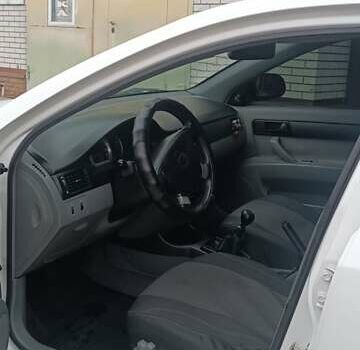 Белый Шевроле Лачетти, объемом двигателя 1.6 л и пробегом 222 тыс. км за 4100 $, фото 10 на Automoto.ua