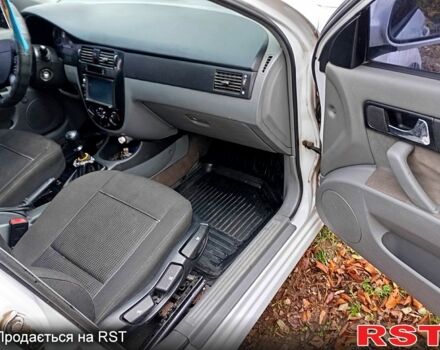 Белый Шевроле Лачетти, объемом двигателя 1.8 л и пробегом 356 тыс. км за 3600 $, фото 12 на Automoto.ua