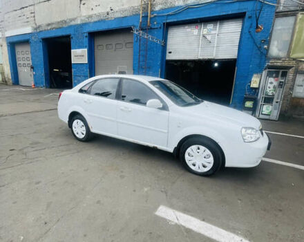 Белый Шевроле Лачетти, объемом двигателя 1.6 л и пробегом 300 тыс. км за 2999 $, фото 5 на Automoto.ua