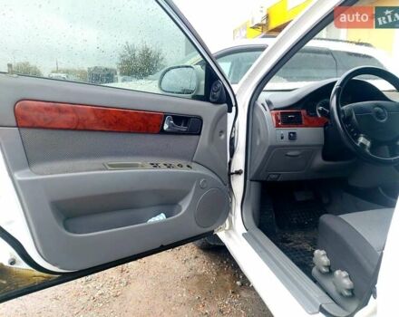 Белый Шевроле Лачетти, объемом двигателя 1.8 л и пробегом 189 тыс. км за 4300 $, фото 9 на Automoto.ua