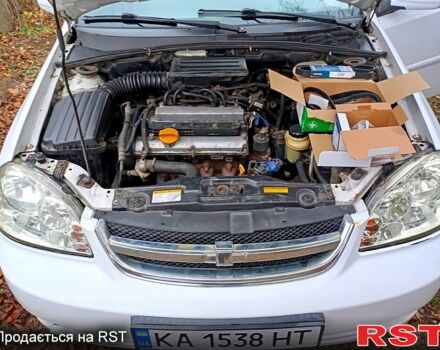 Белый Шевроле Лачетти, объемом двигателя 1.8 л и пробегом 356 тыс. км за 3600 $, фото 2 на Automoto.ua