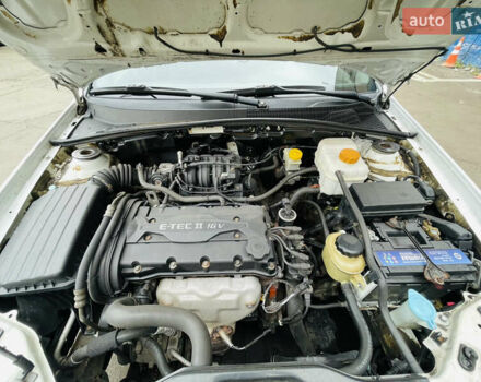 Белый Шевроле Лачетти, объемом двигателя 1.6 л и пробегом 300 тыс. км за 2999 $, фото 2 на Automoto.ua