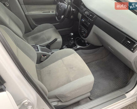 Белый Шевроле Лачетти, объемом двигателя 1.6 л и пробегом 124 тыс. км за 5900 $, фото 16 на Automoto.ua