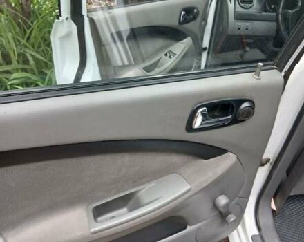 Белый Шевроле Лачетти, объемом двигателя 0 л и пробегом 240 тыс. км за 4500 $, фото 6 на Automoto.ua